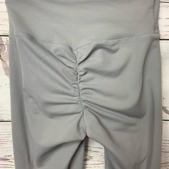 EUC Abs2bfitness Dharma Grey Leggings - Picture 4 of 7
